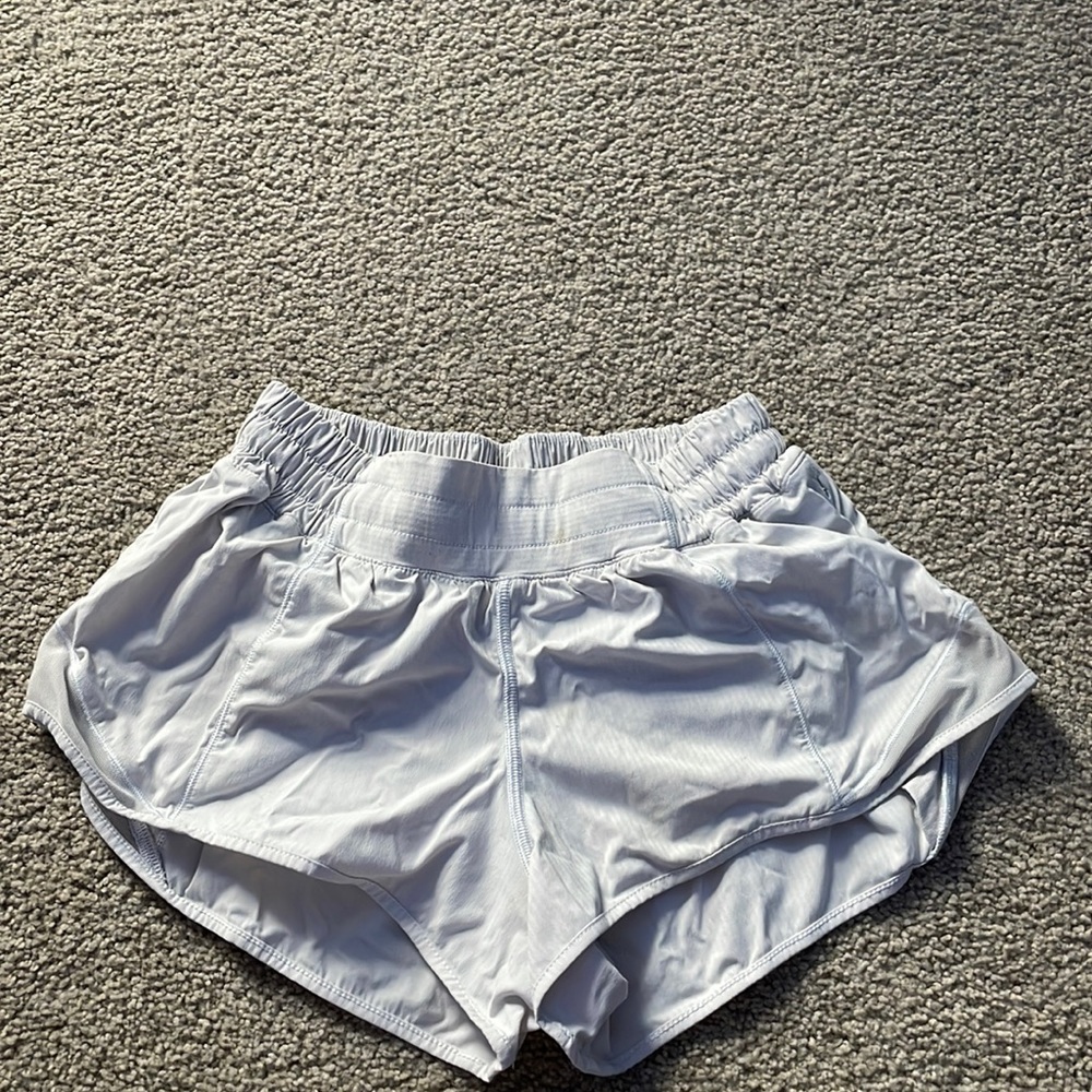 Lululemon hotty hot low rise shorts 2.5in